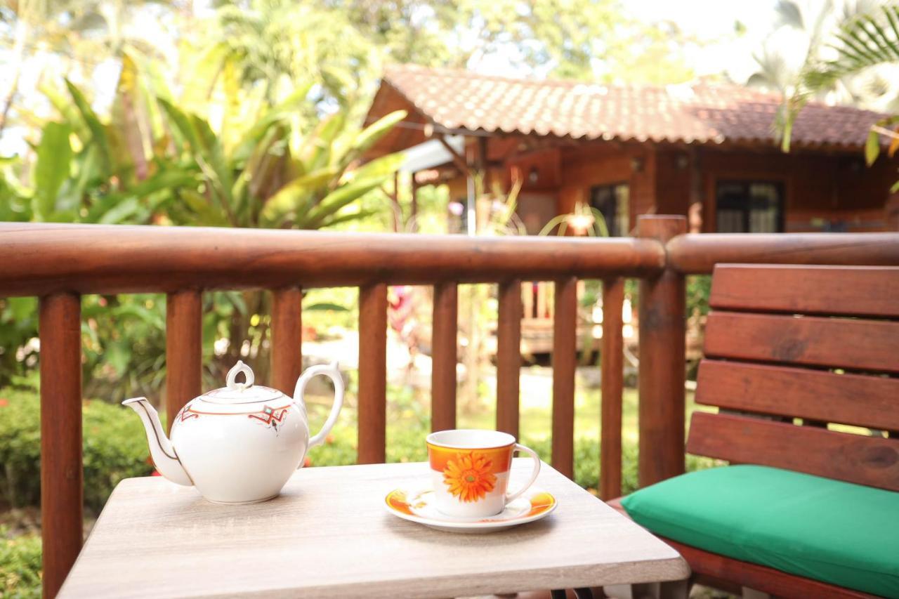 Casa Marcellino Lodge Cahuita Bagian luar foto
