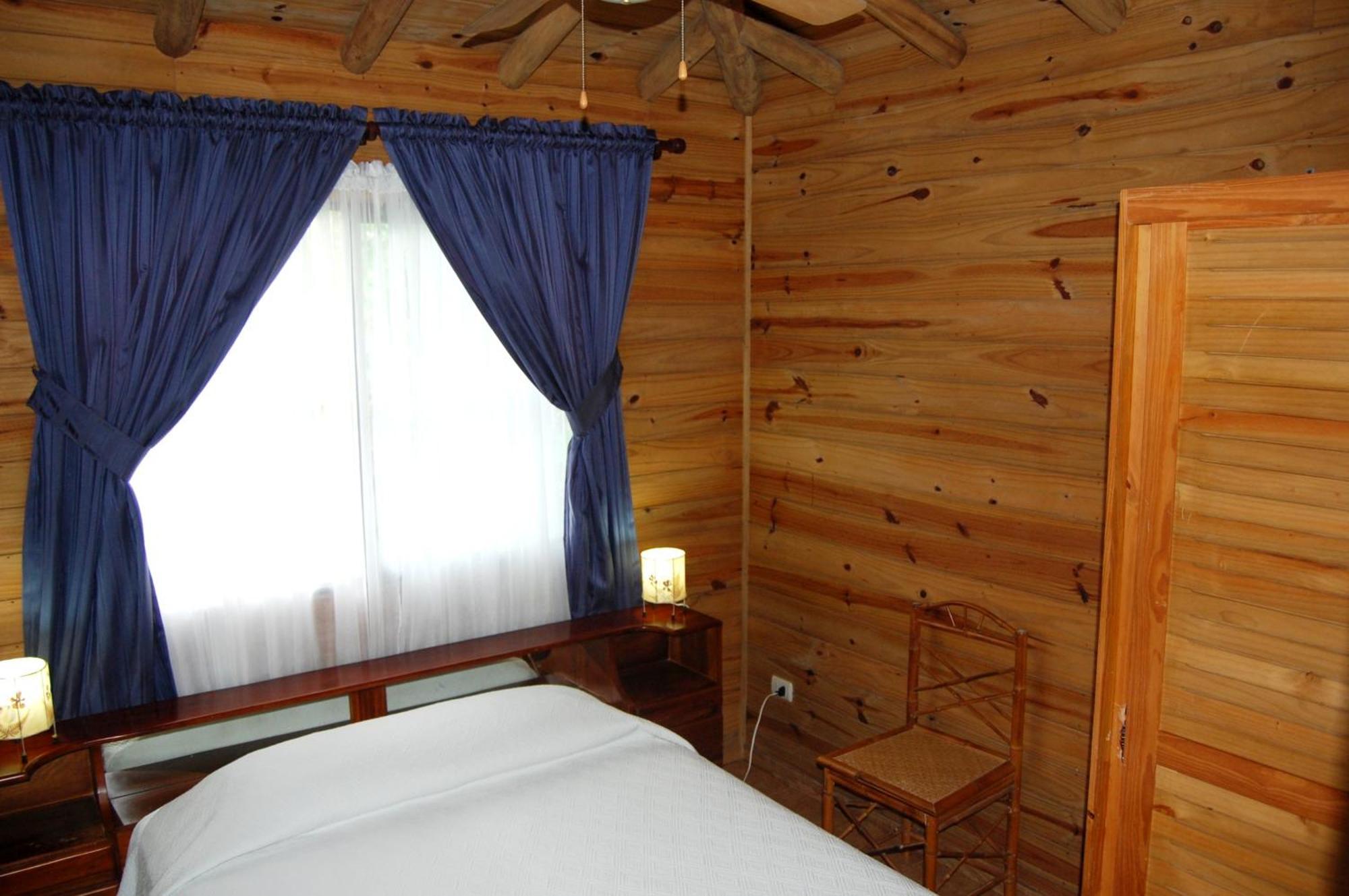 Casa Marcellino Lodge Cahuita Ruang foto